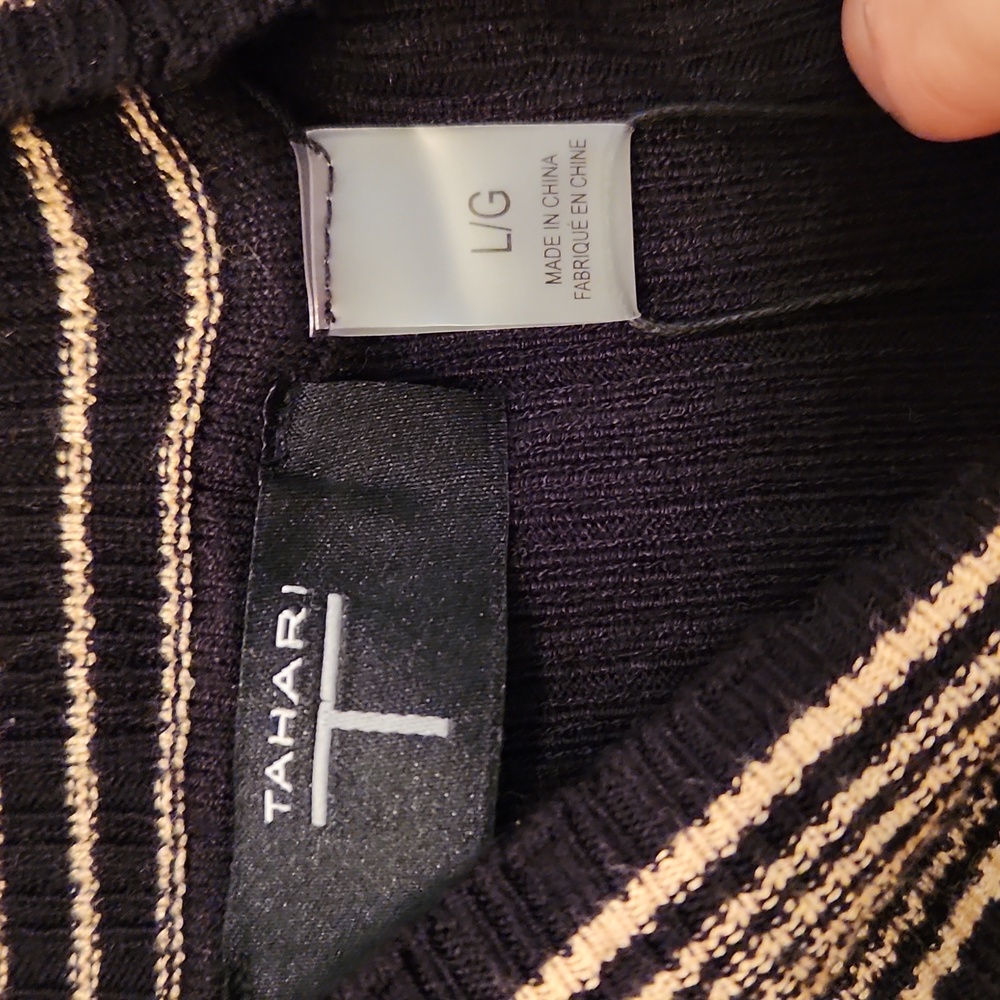 Lightweight Ribbed Sweater Size L - Picture 7 of 11